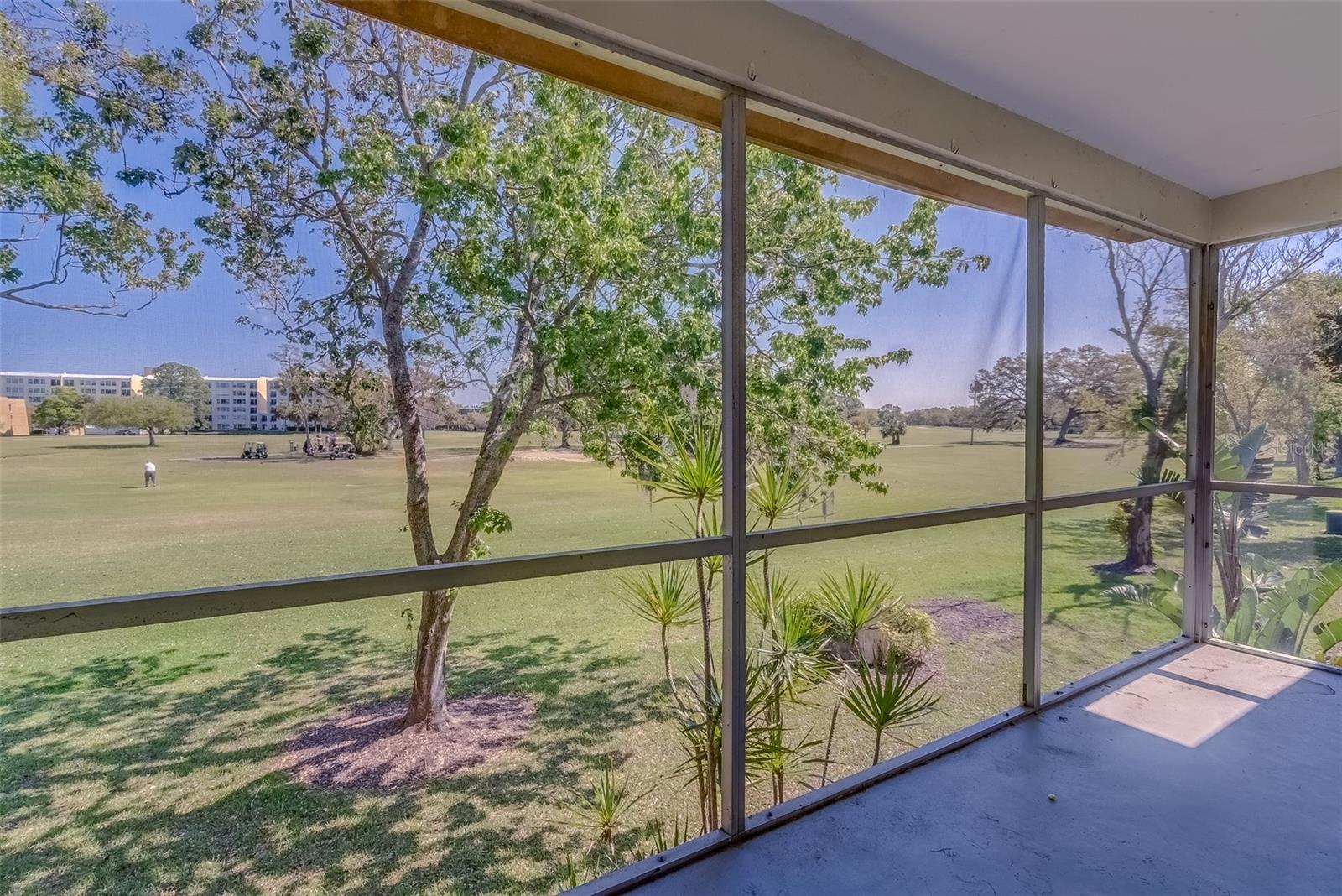 64 COUNTRY CLUB DR, LARGO, FL, 33771