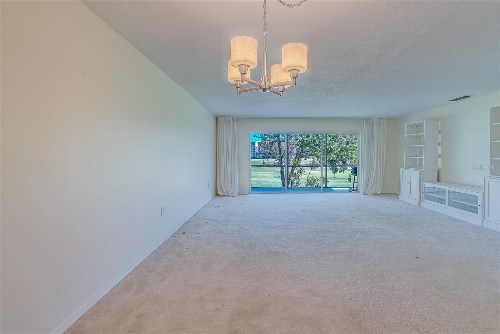 64 COUNTRY CLUB DR, LARGO, FL, 33771