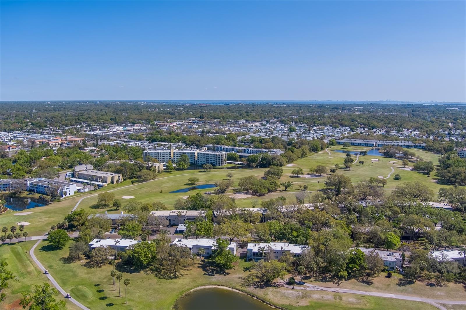 64 COUNTRY CLUB DR, LARGO, FL, 33771