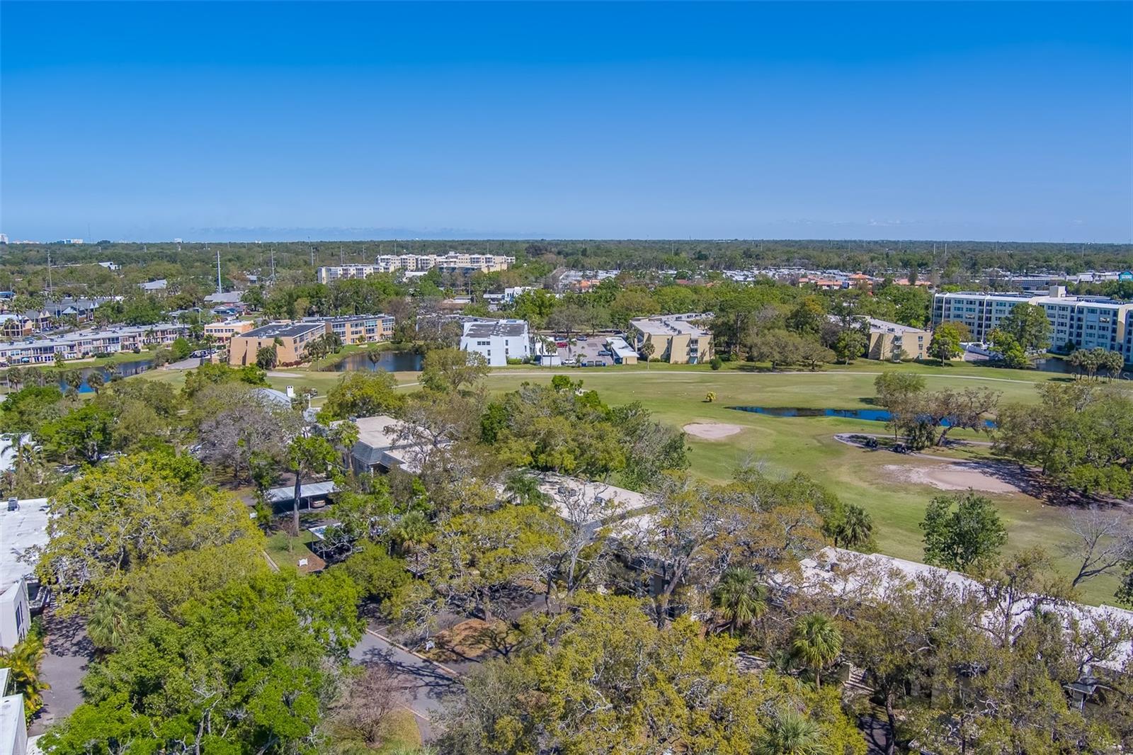 64 COUNTRY CLUB DR, LARGO, FL, 33771