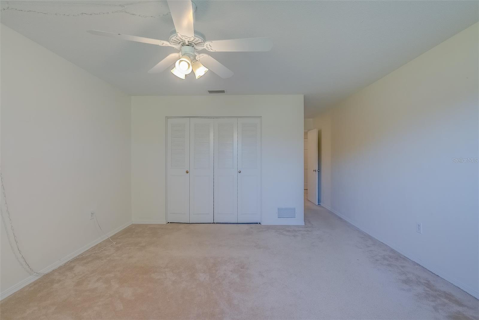 64 COUNTRY CLUB DR, LARGO, FL, 33771