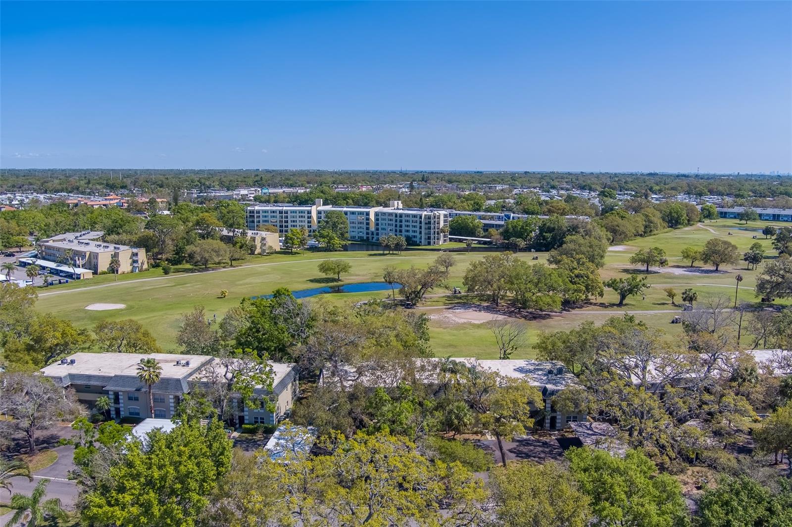 64 COUNTRY CLUB DR, LARGO, FL, 33771