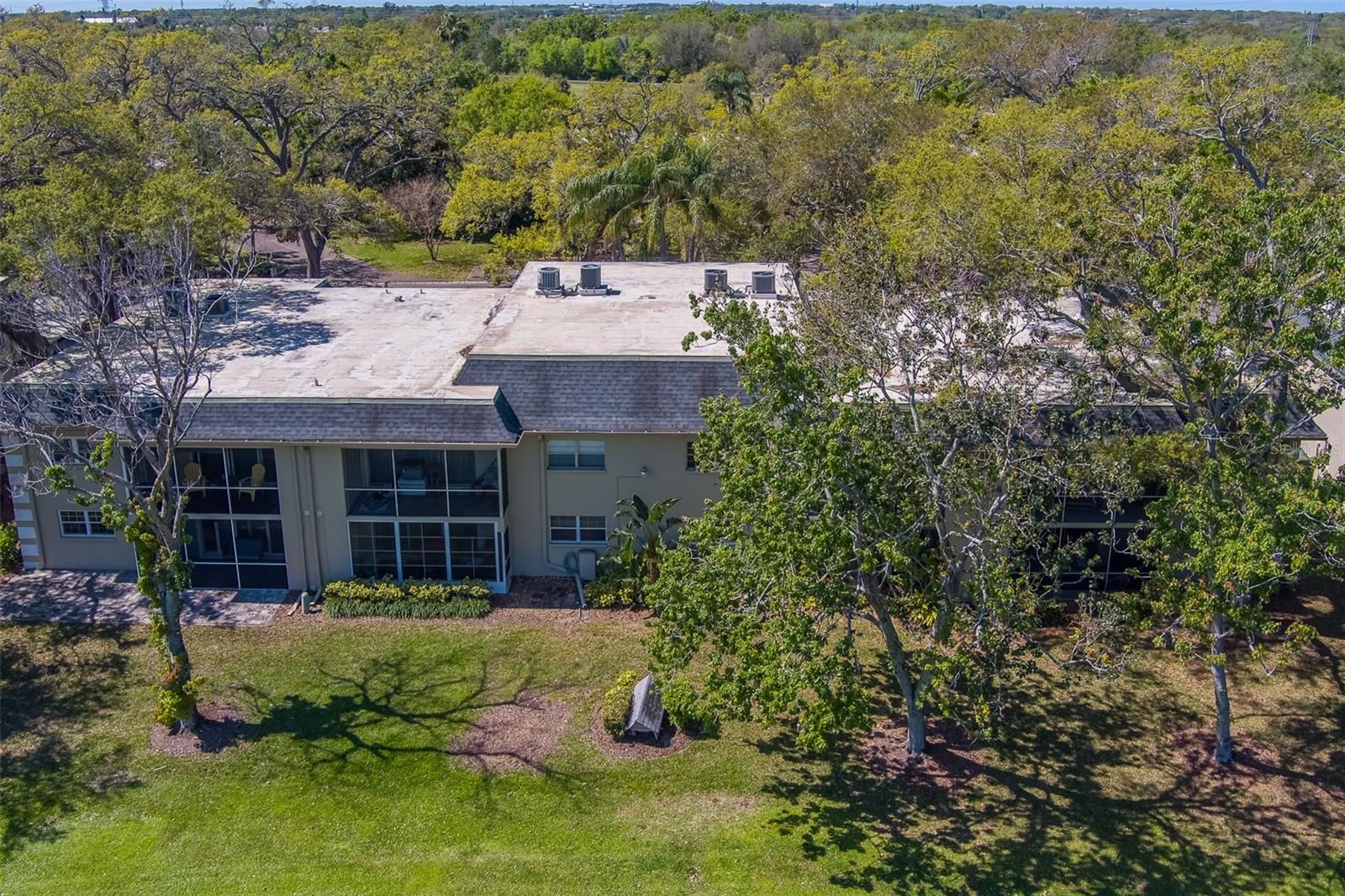 64 COUNTRY CLUB DR, LARGO, FL, 33771