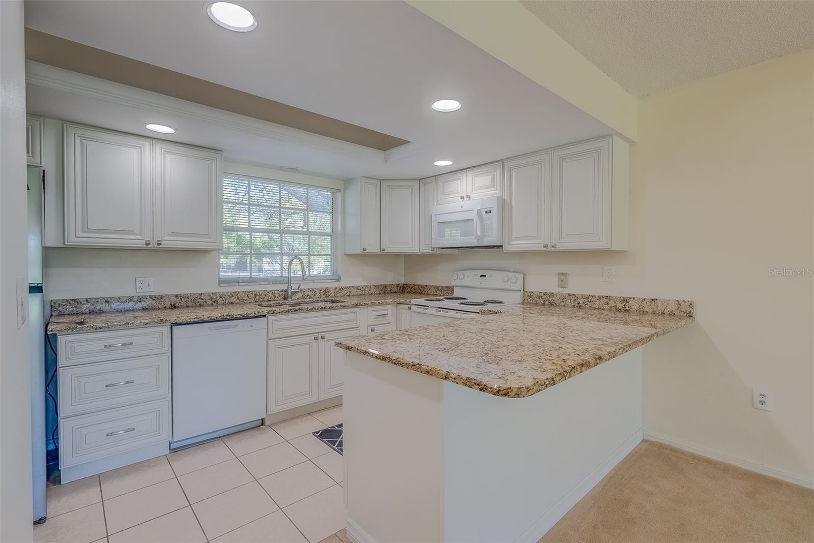 64 COUNTRY CLUB DR, LARGO, FL, 33771