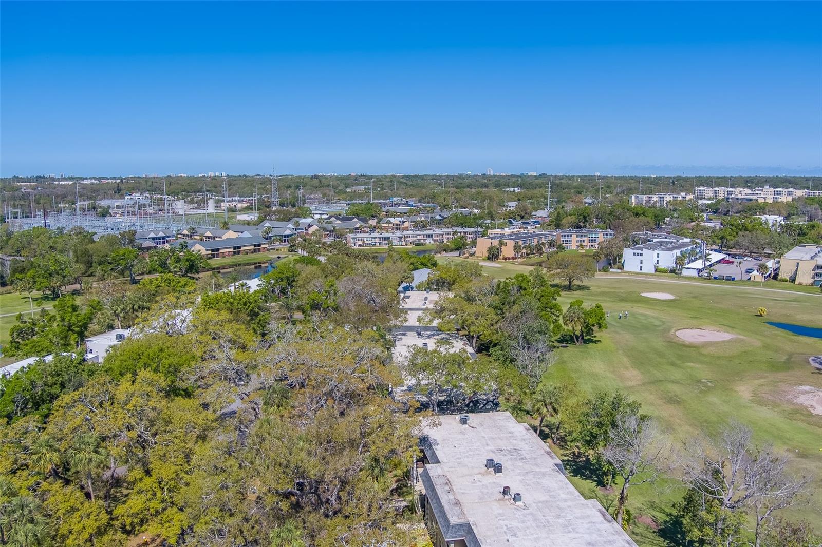 64 COUNTRY CLUB DR, LARGO, FL, 33771