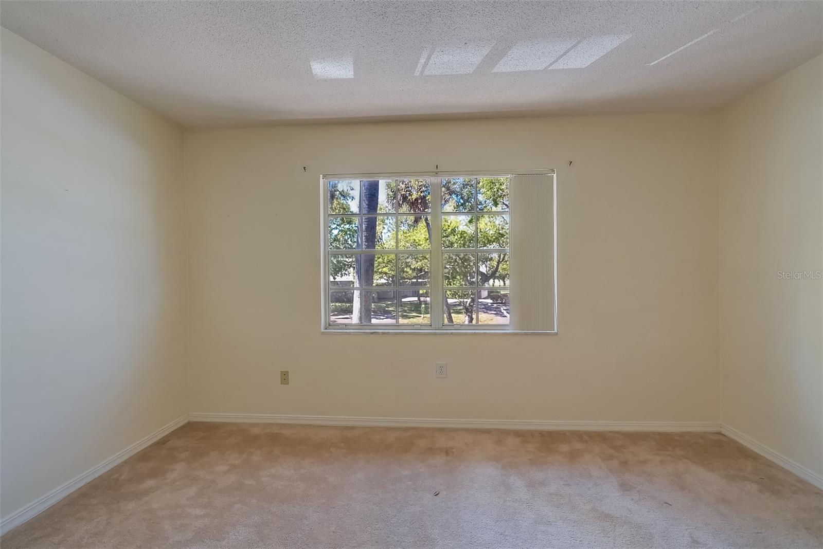 64 COUNTRY CLUB DR, LARGO, FL, 33771