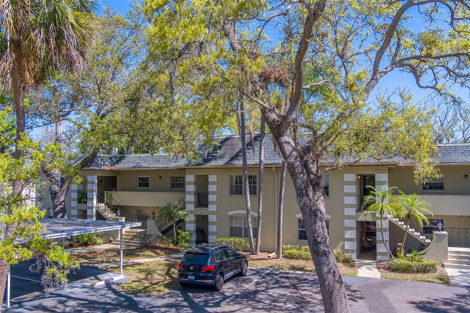 64 COUNTRY CLUB DR, LARGO, FL, 33771