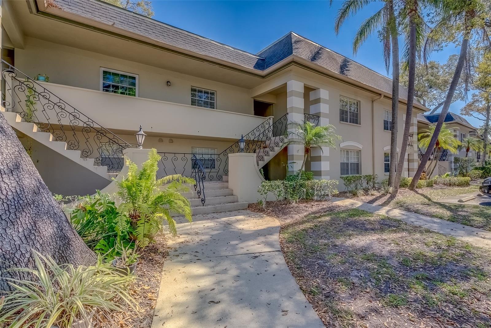 64 COUNTRY CLUB DR, LARGO, FL, 33771