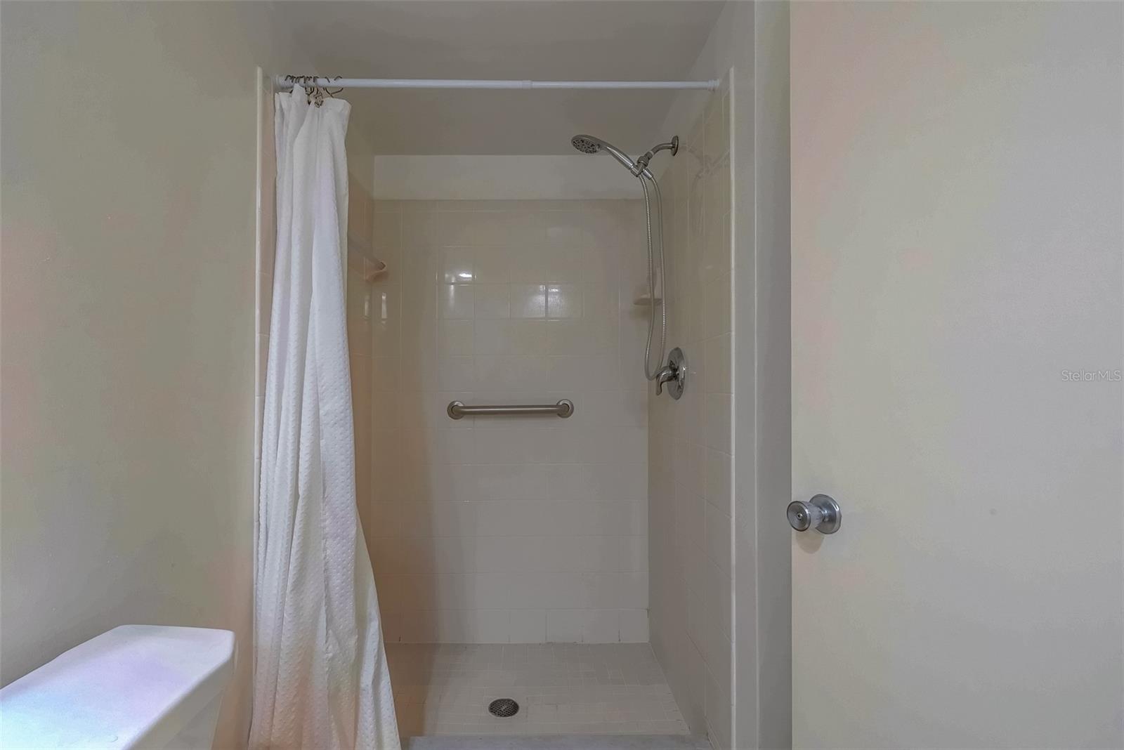 64 COUNTRY CLUB DR, LARGO, FL, 33771