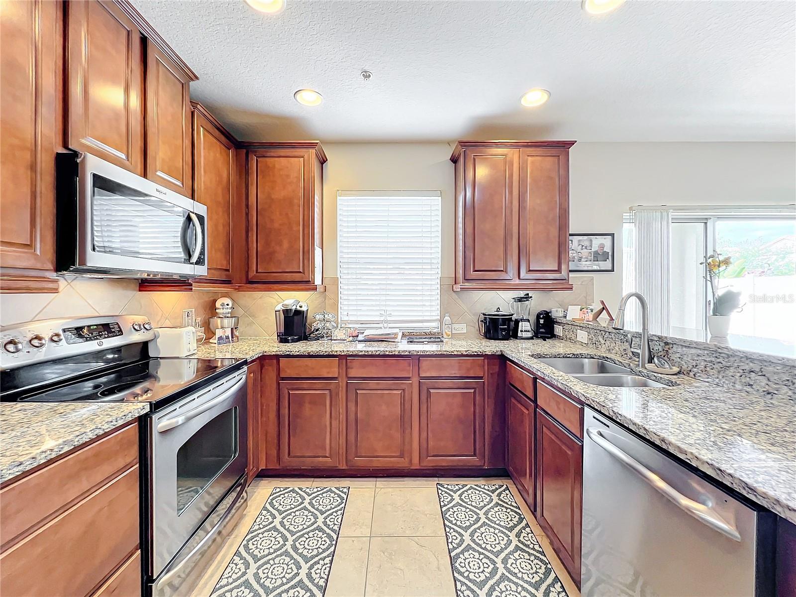 2093 LEATHER FERN DR, OCOEE, FL, 34761