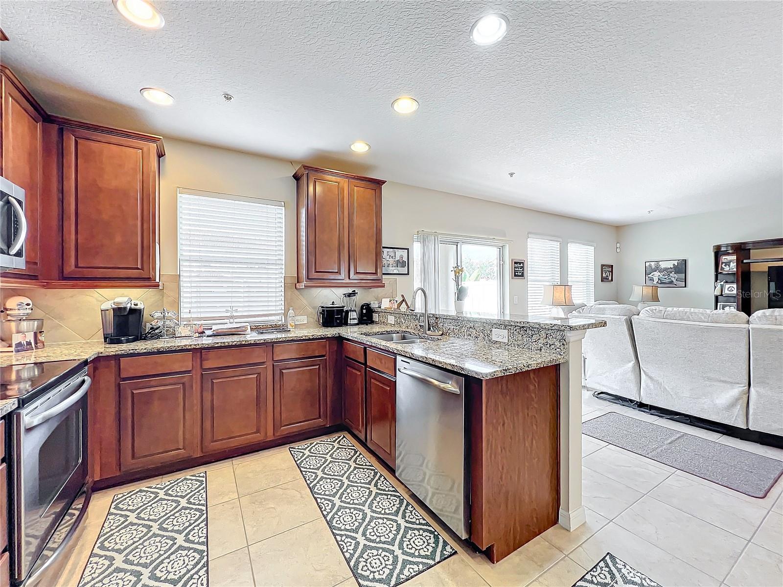 2093 LEATHER FERN DR, OCOEE, FL, 34761