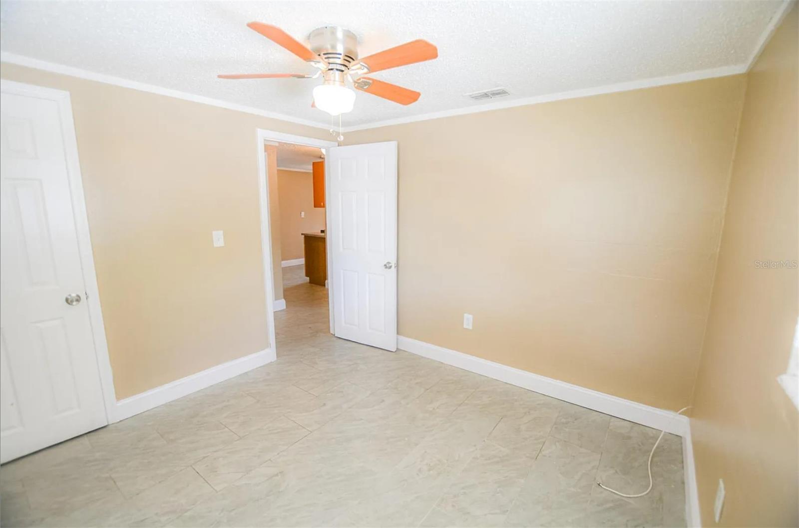 107 E NORTHSIDE DR, LAKE WALES, FL, 33853