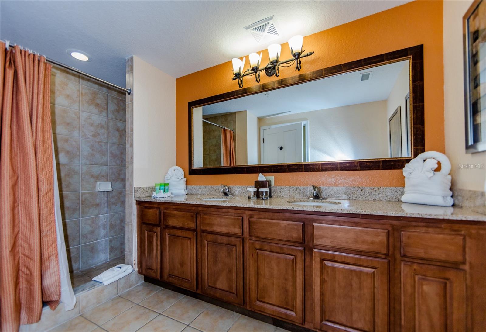12539 FLORIDAYS RESORT DR #211D, ORLANDO, FL, 32821