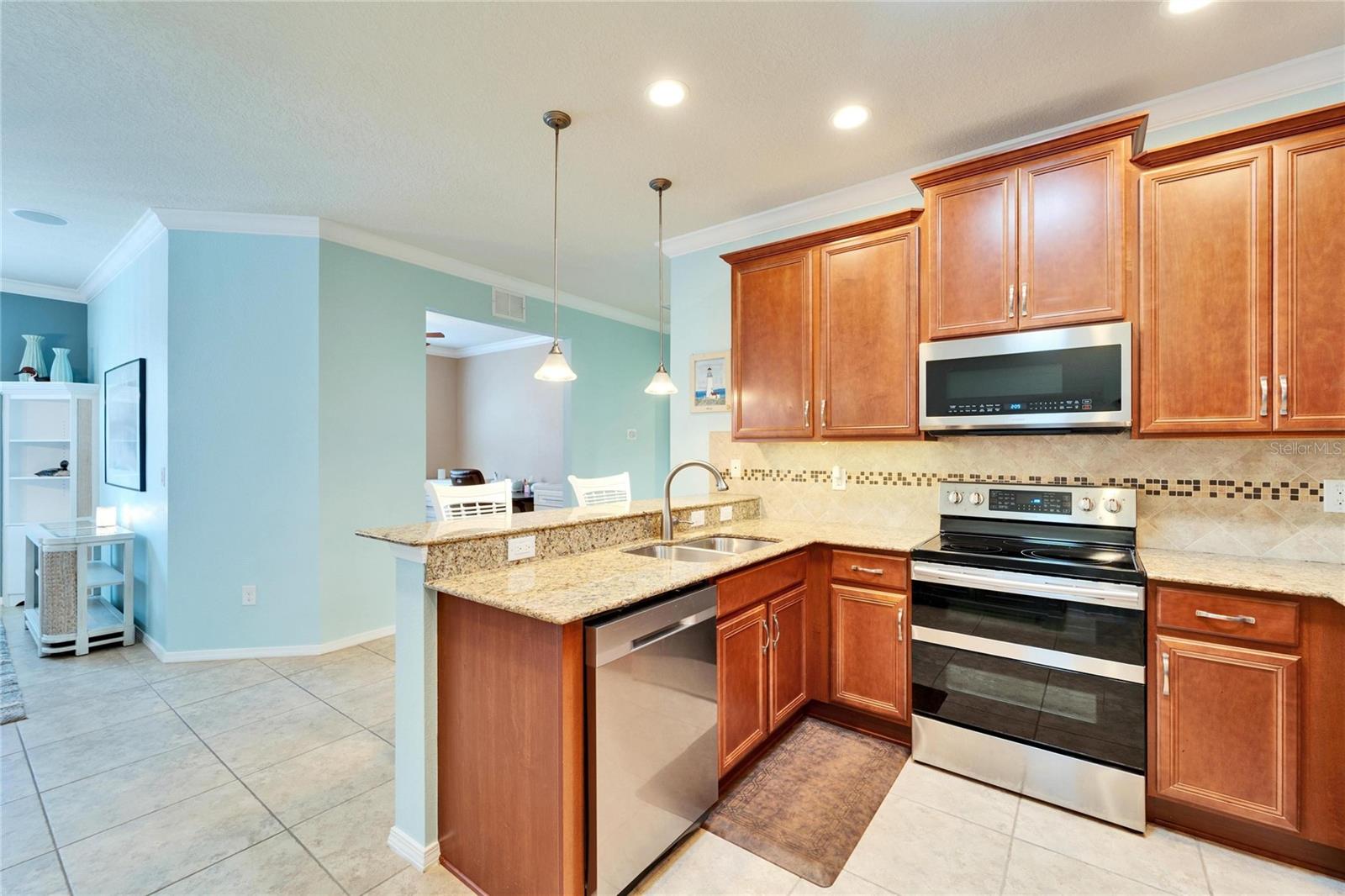 5527 SUNSET FALLS DR, APOLLO BEACH, FL, 33572