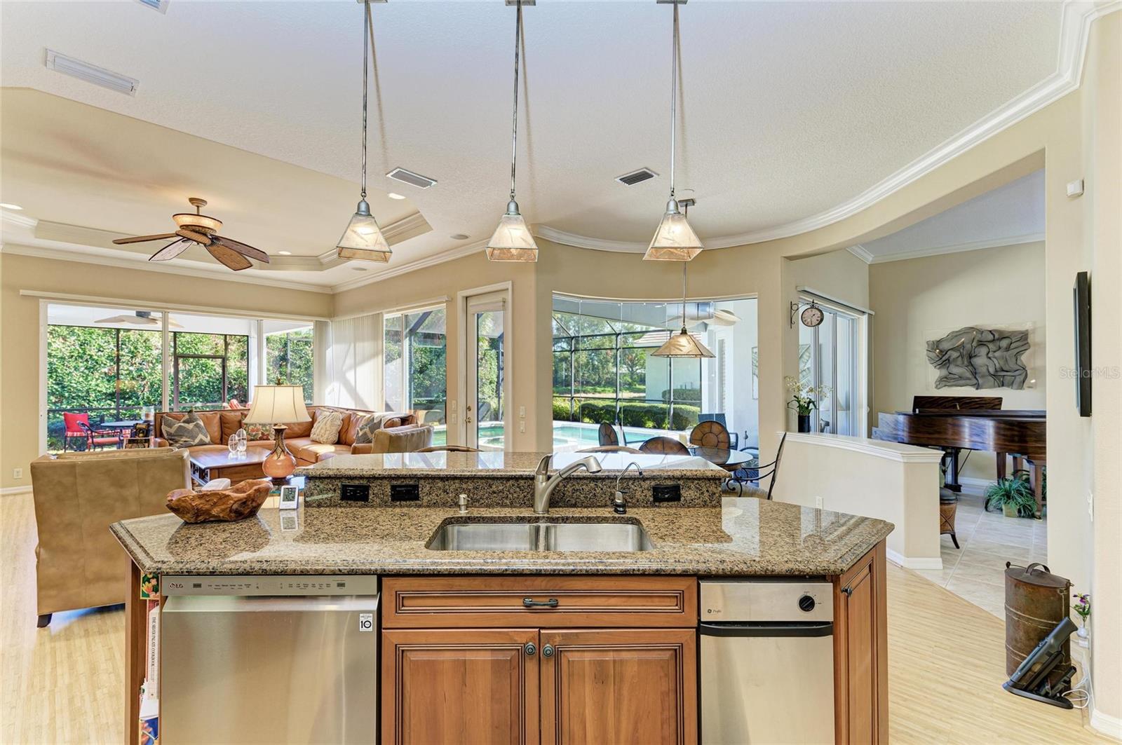 7215 TREYMORE CT, SARASOTA, FL, 34243