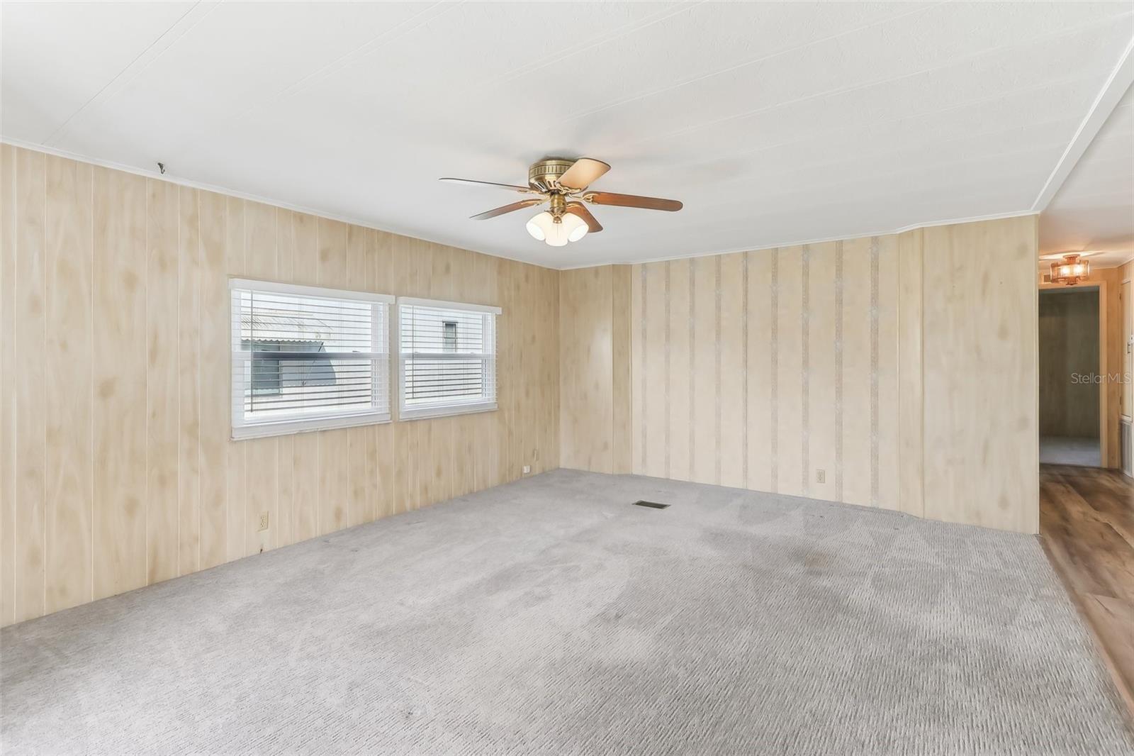 11 ORANGEWOOD DR, FRUITLAND PARK, FL, 34731