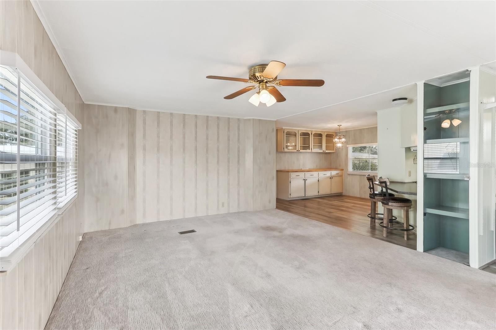 11 ORANGEWOOD DR, FRUITLAND PARK, FL, 34731