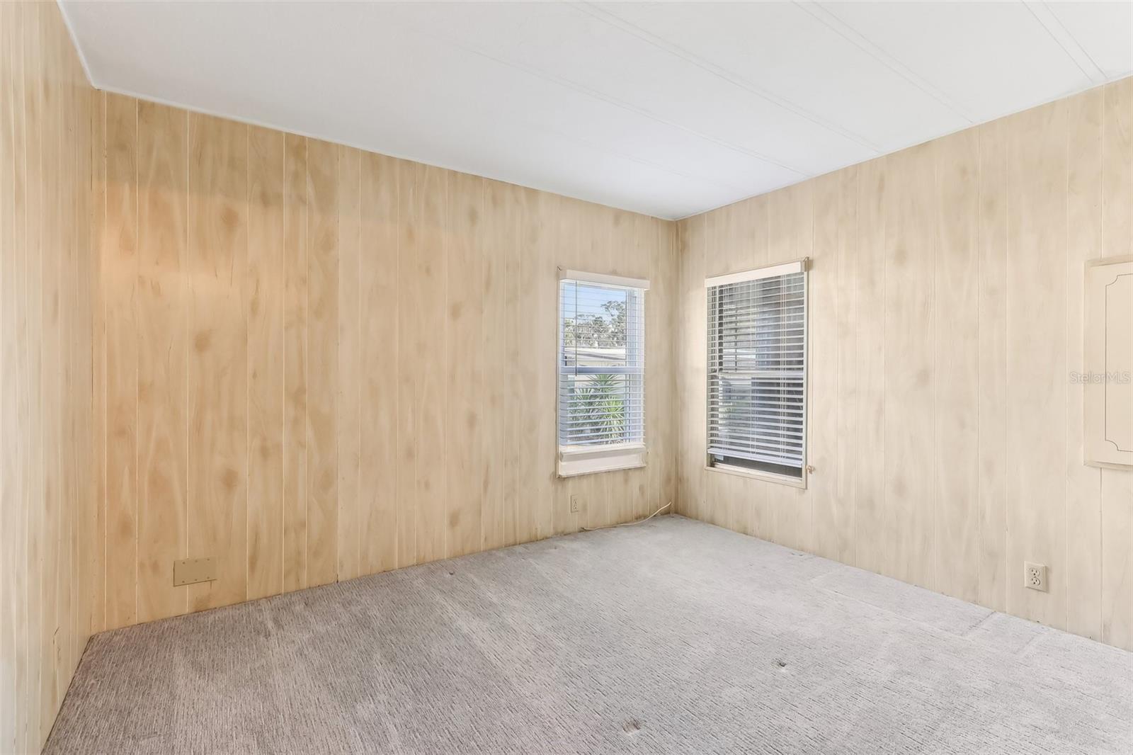 11 ORANGEWOOD DR, FRUITLAND PARK, FL, 34731