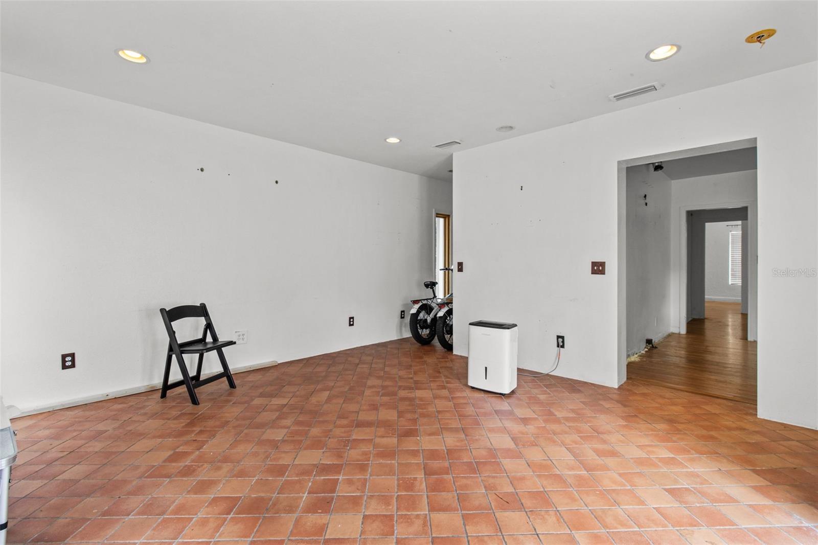 136 26TH AVE NE, ST PETERSBURG, FL, 33704