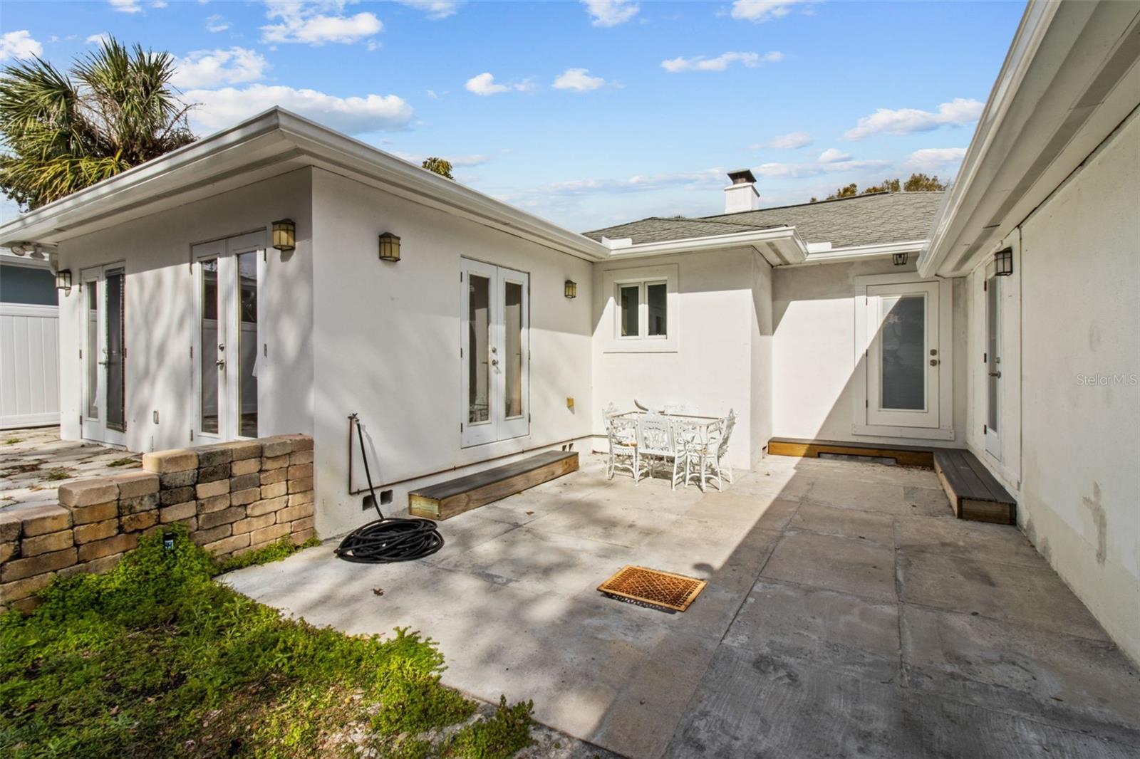 136 26TH AVE NE, ST PETERSBURG, FL, 33704