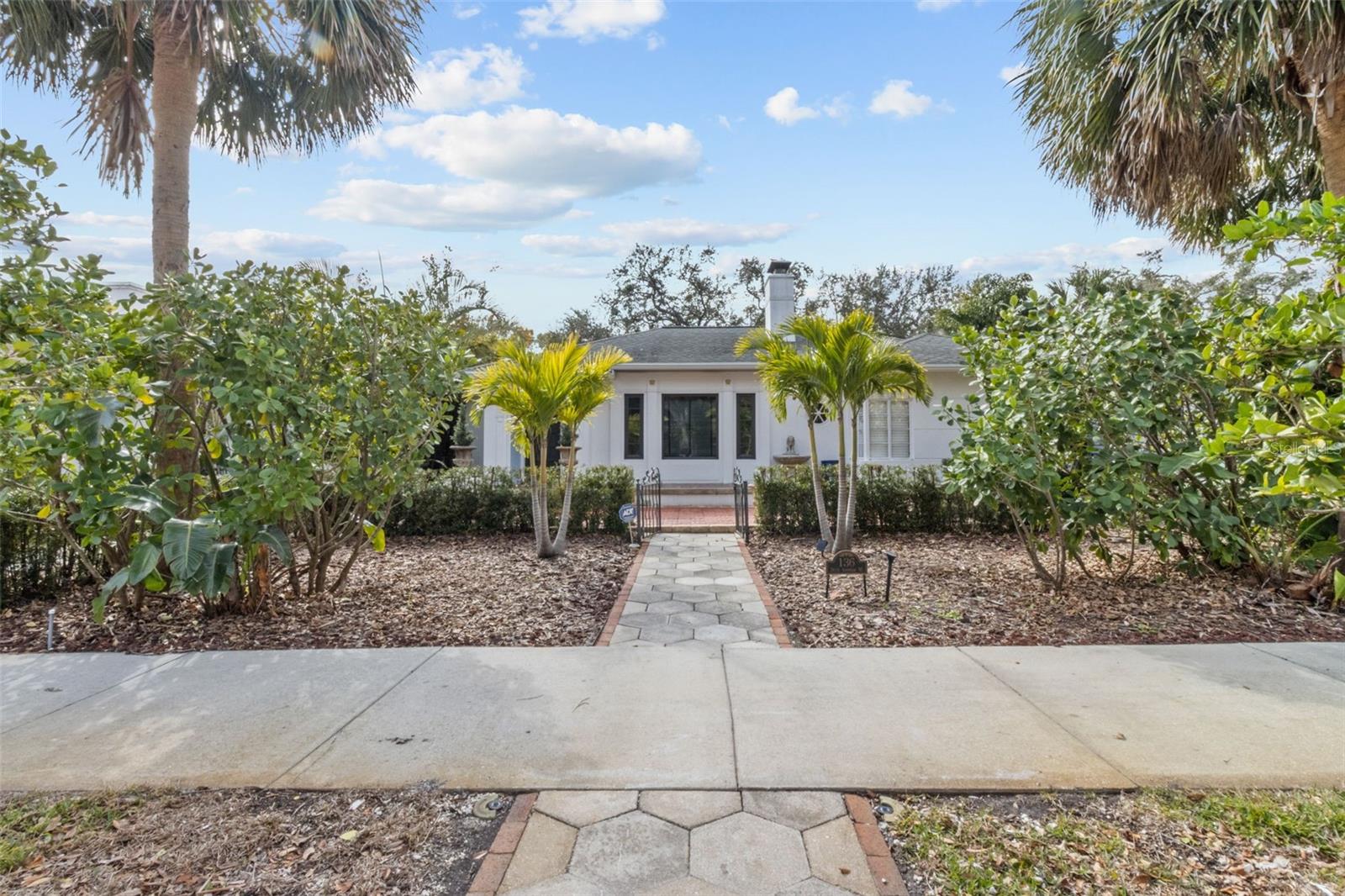 136 26TH AVE NE, ST PETERSBURG, FL, 33704