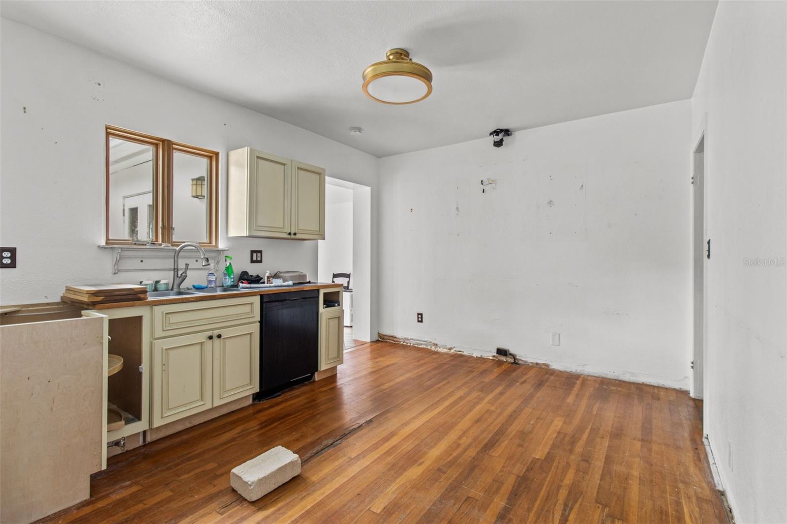 136 26TH AVE NE, ST PETERSBURG, FL, 33704