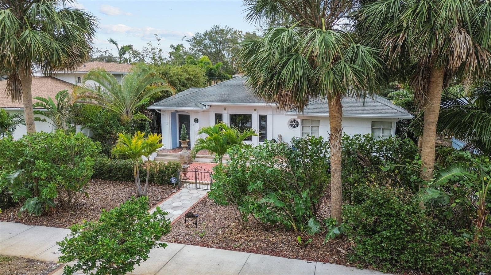 136 26TH AVE NE, ST PETERSBURG, FL, 33704