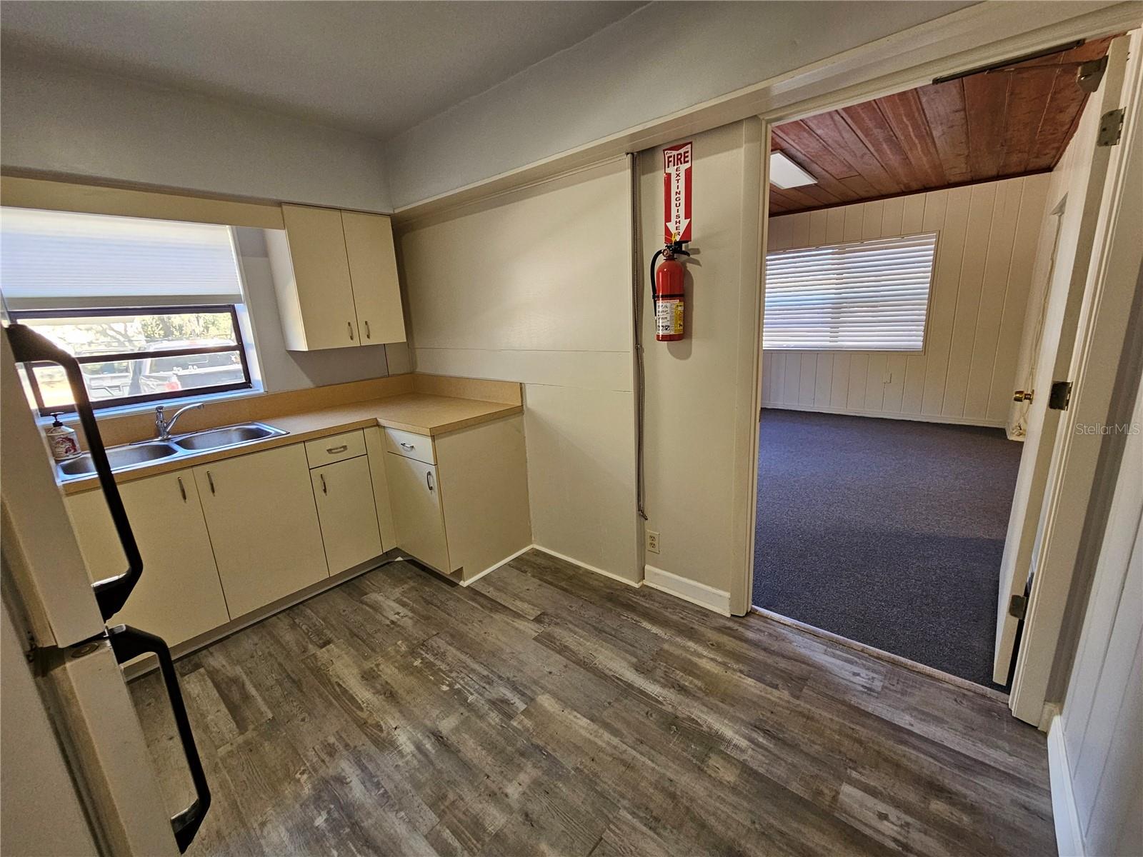 1218 OAKFIELD DR, BRANDON, FL, 33511