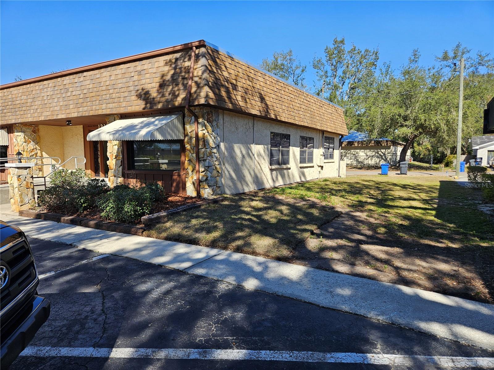 1218 OAKFIELD DR, BRANDON, FL, 33511