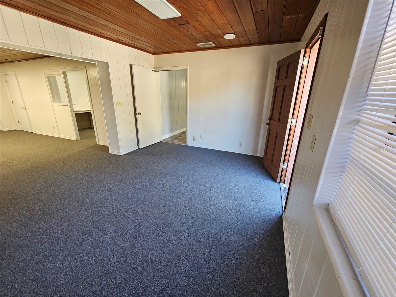 1218 OAKFIELD DR, BRANDON, FL, 33511