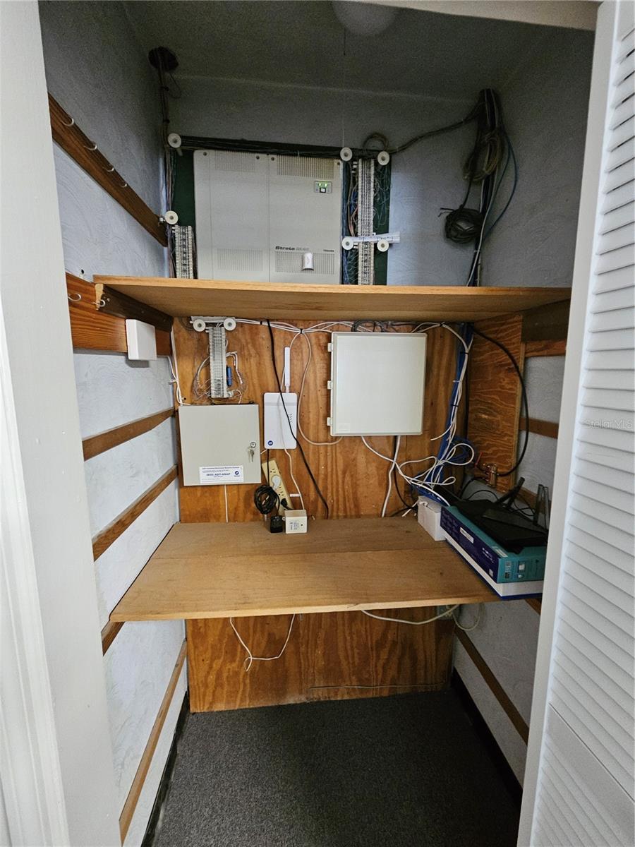 1218 OAKFIELD DR, BRANDON, FL, 33511