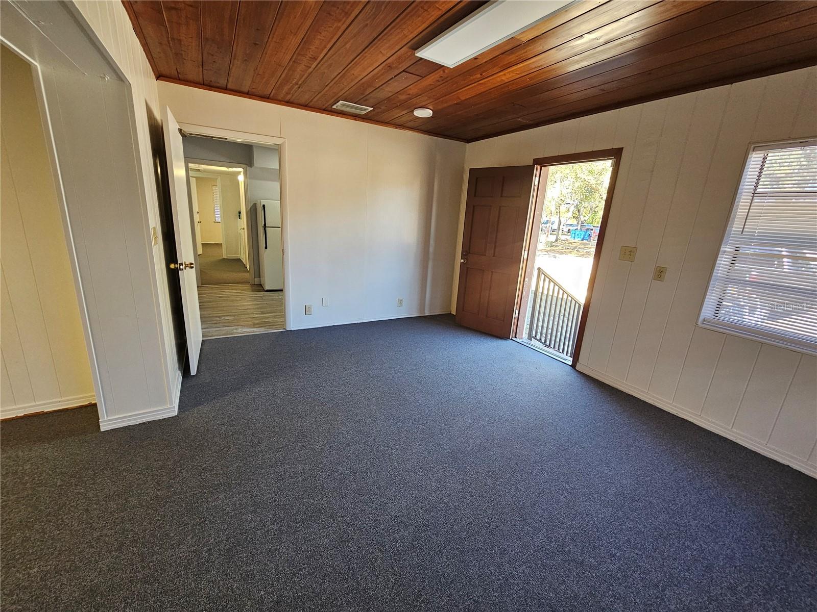 1218 OAKFIELD DR, BRANDON, FL, 33511