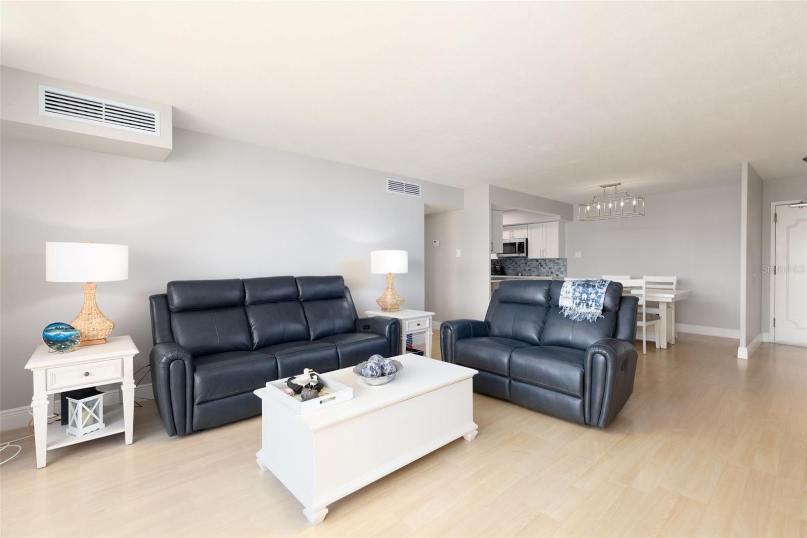 10355 PARADISE BLVD #207, TREASURE ISLAND, FL, 33706