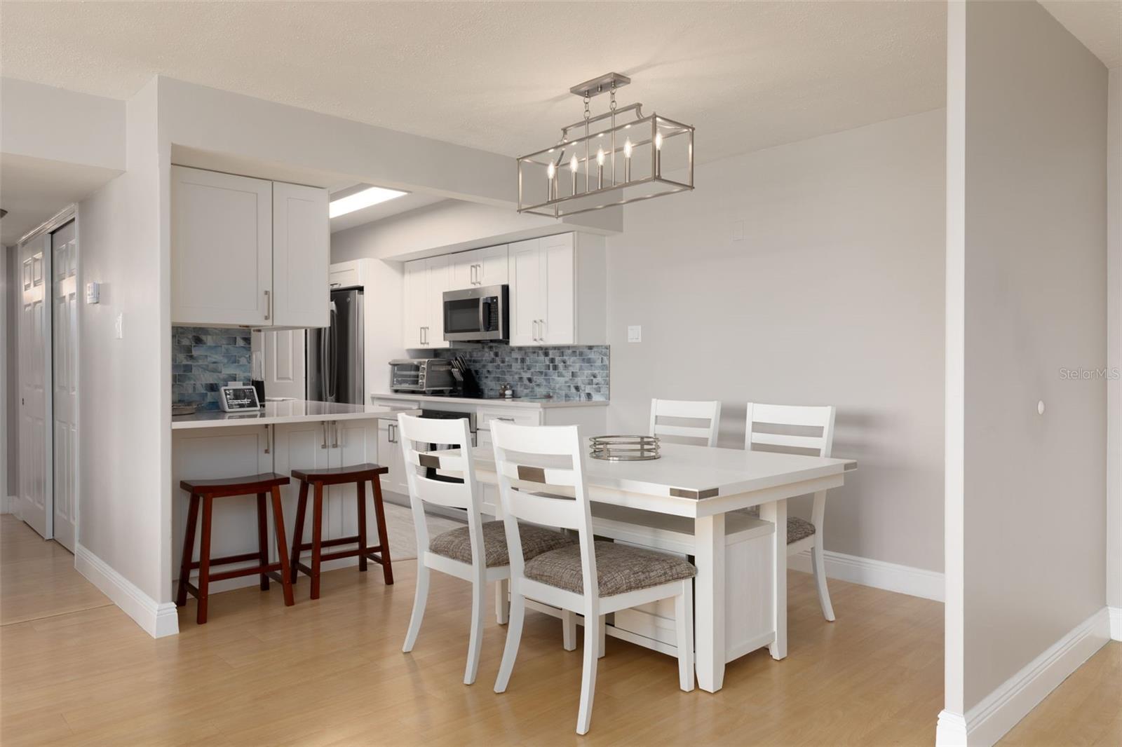 10355 PARADISE BLVD #207, TREASURE ISLAND, FL, 33706