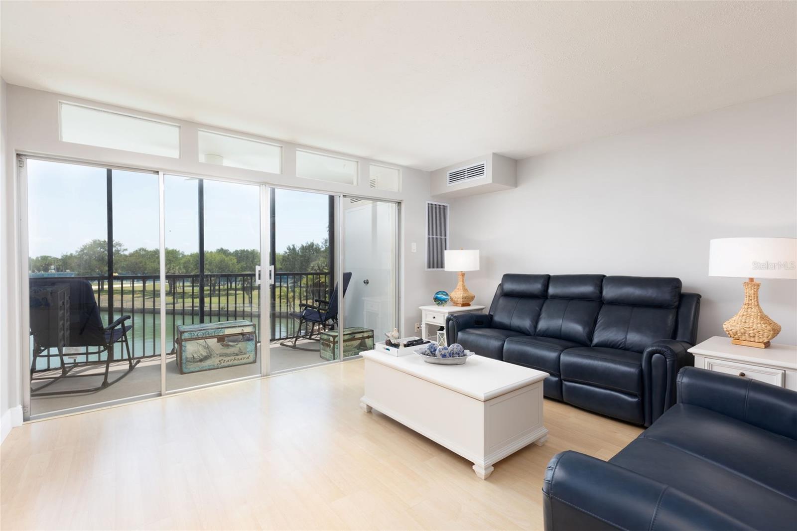 10355 PARADISE BLVD #207, TREASURE ISLAND, FL, 33706