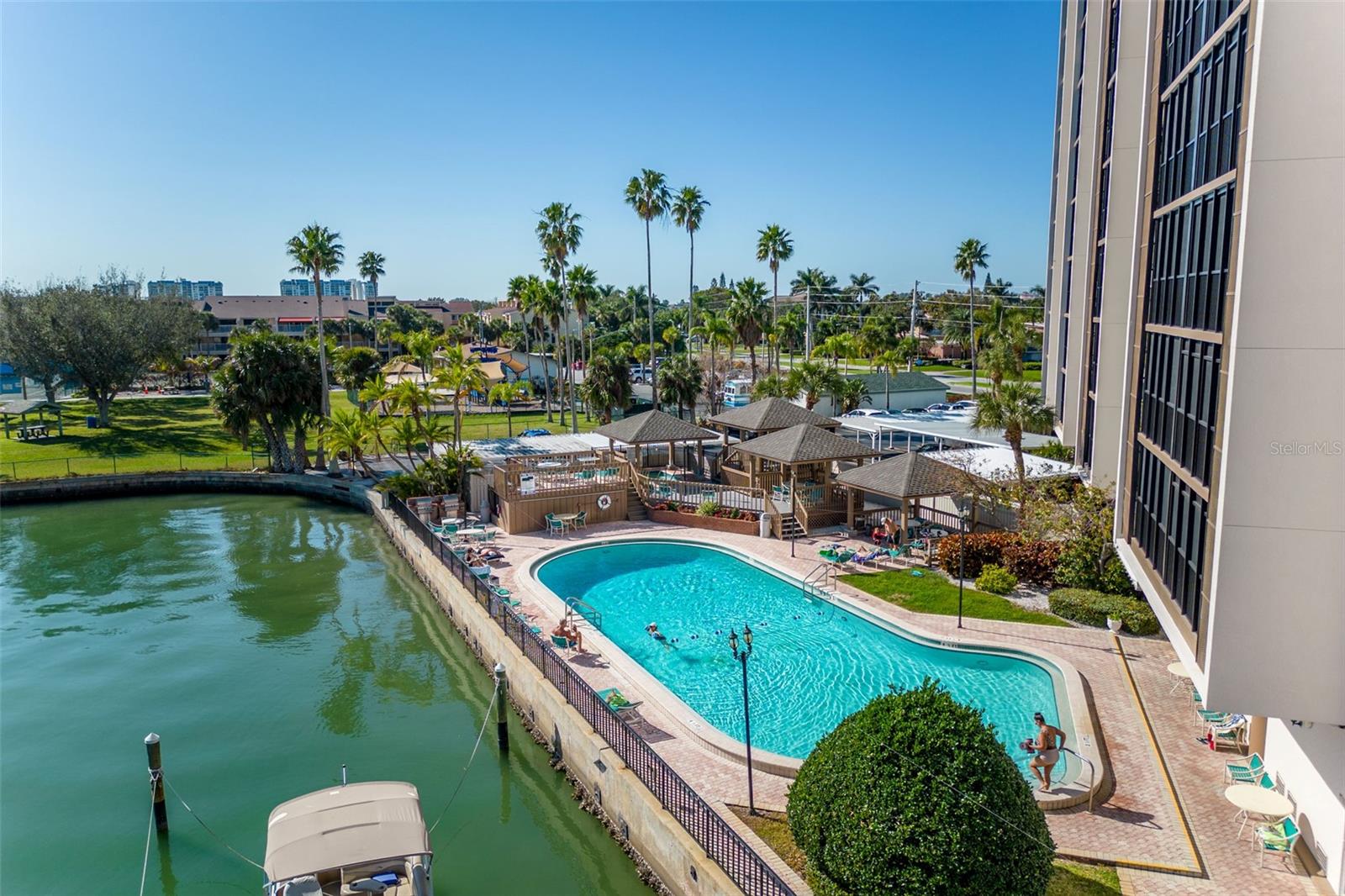 10355 PARADISE BLVD #207, TREASURE ISLAND, FL, 33706