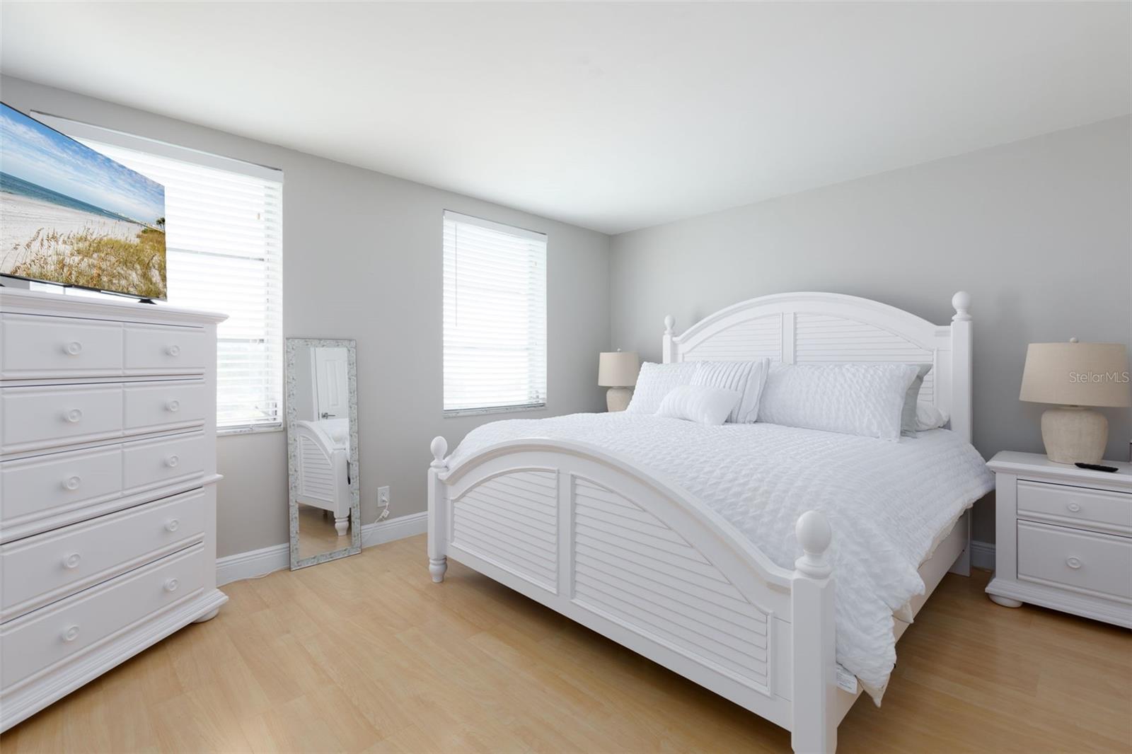 10355 PARADISE BLVD #207, TREASURE ISLAND, FL, 33706