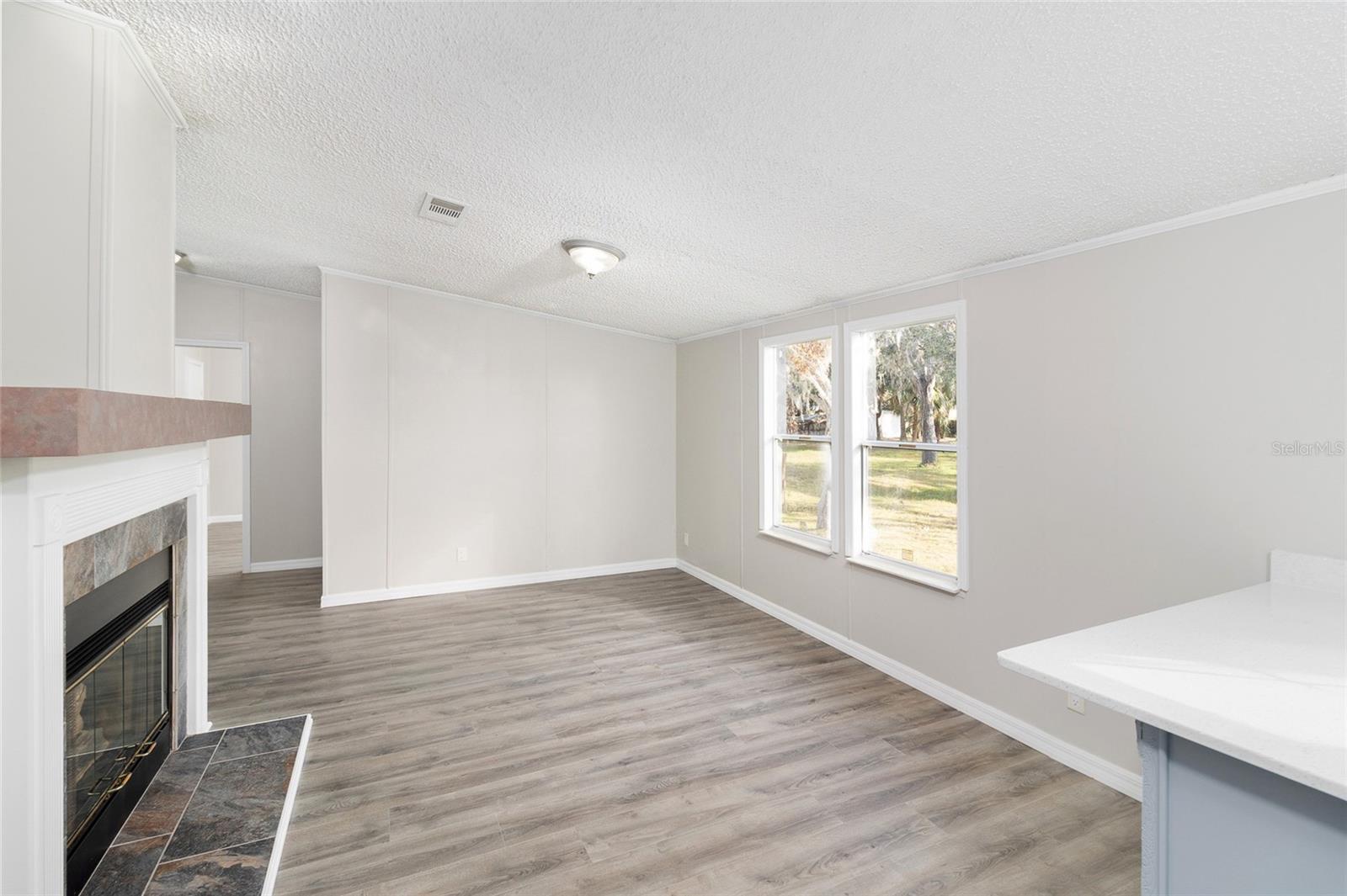 9155 WOOD TERRACE DR, TAMPA, FL, 33637