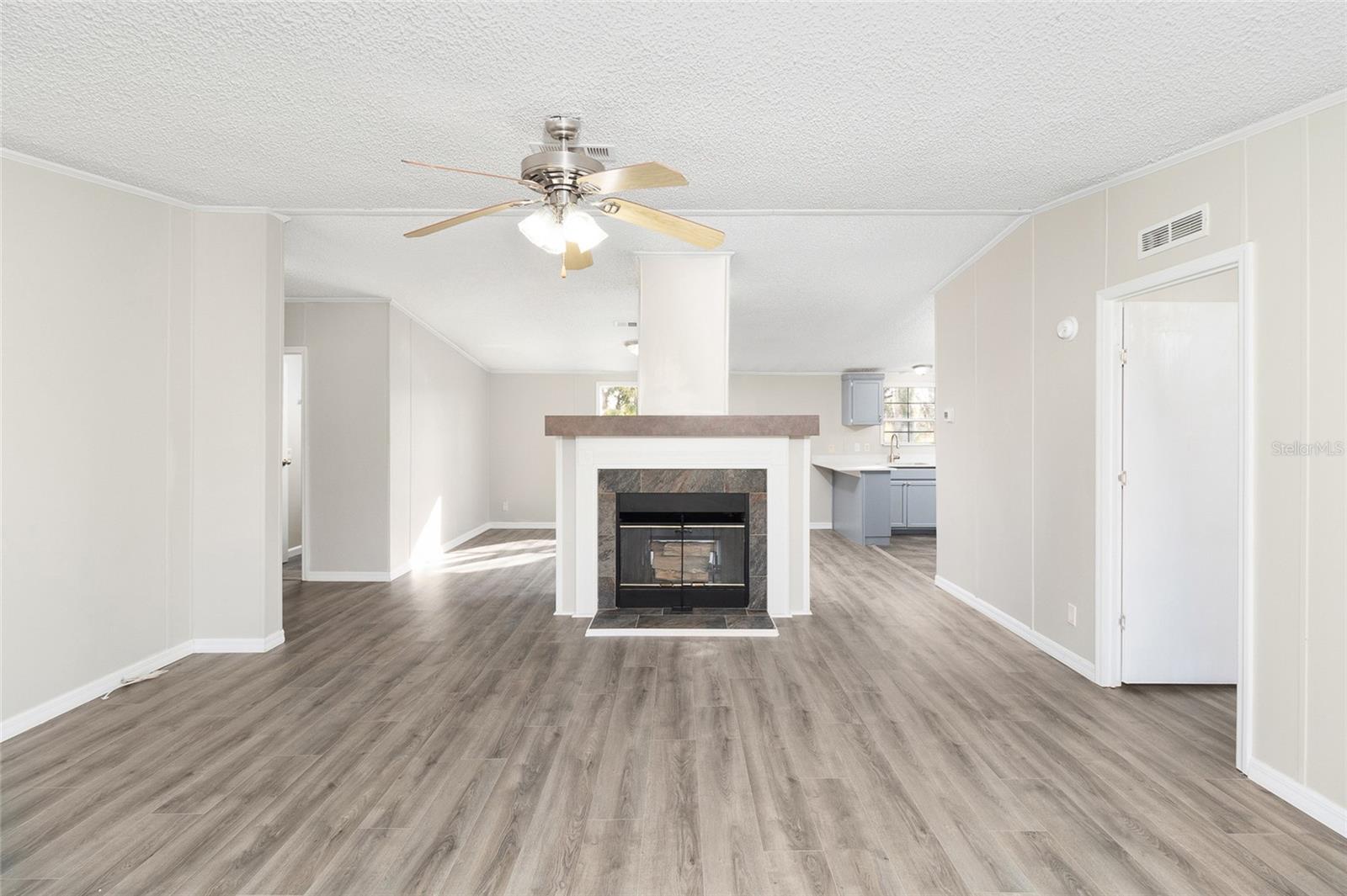 9155 WOOD TERRACE DR, TAMPA, FL, 33637