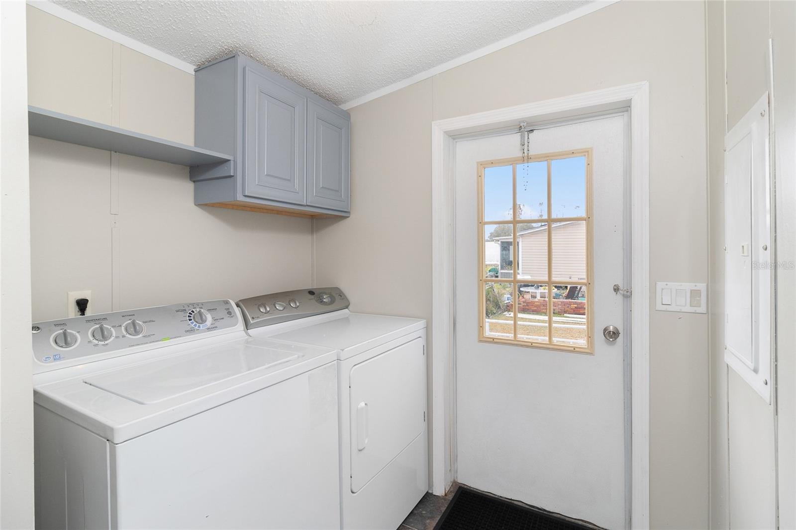 9155 WOOD TERRACE DR, TAMPA, FL, 33637