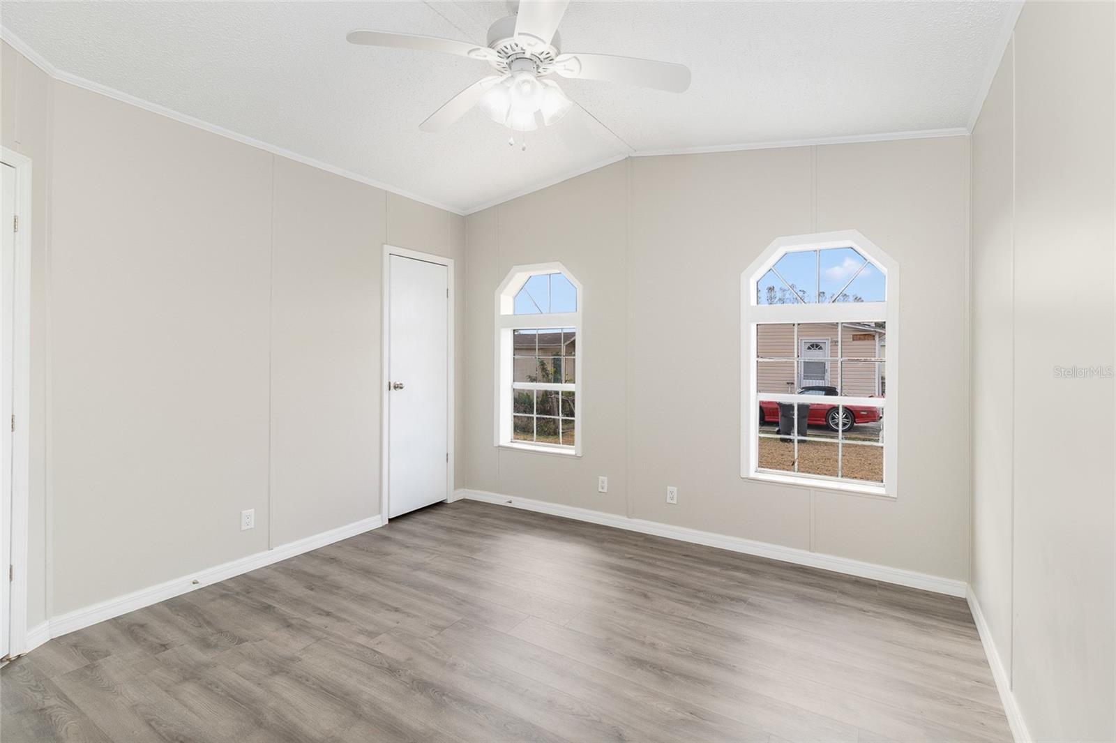 9155 WOOD TERRACE DR, TAMPA, FL, 33637