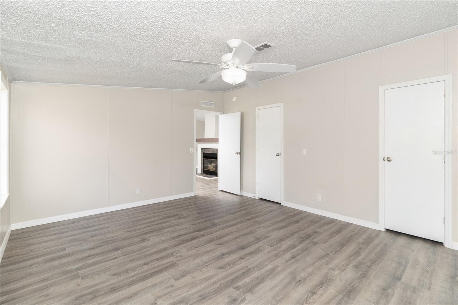 9155 WOOD TERRACE DR, TAMPA, FL, 33637