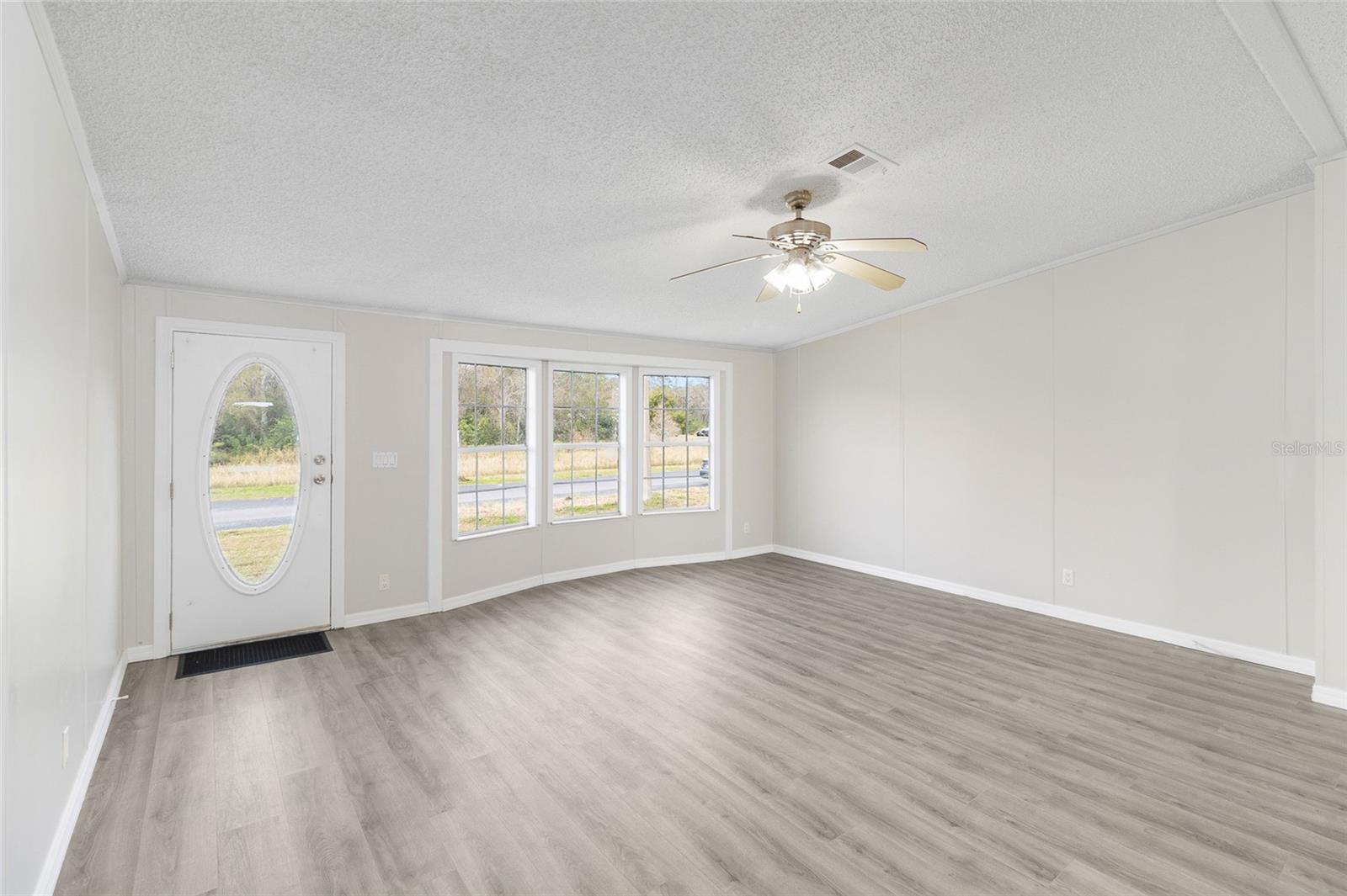 9155 WOOD TERRACE DR, TAMPA, FL, 33637