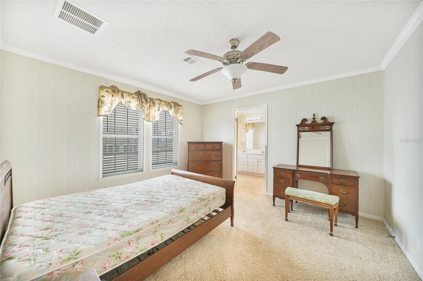 2 HOLLAND DR, PUNTA GORDA, FL, 33950