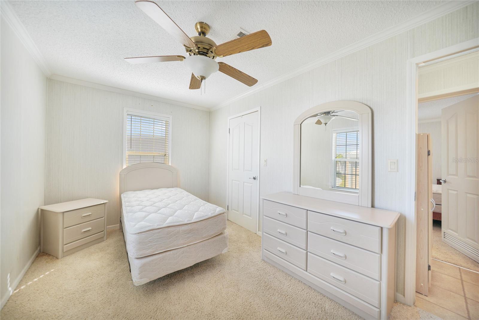 2 HOLLAND DR, PUNTA GORDA, FL, 33950