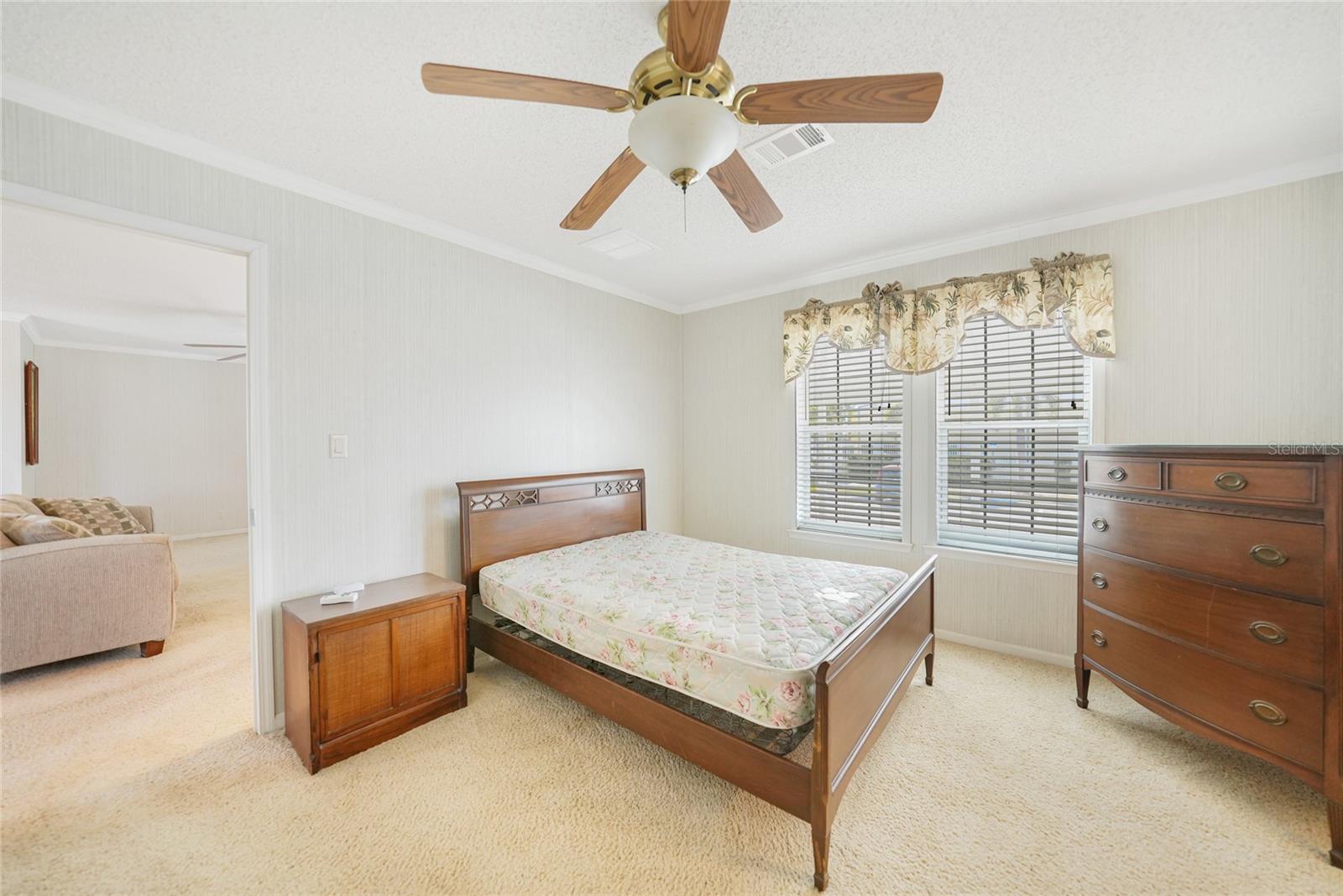 2 HOLLAND DR, PUNTA GORDA, FL, 33950