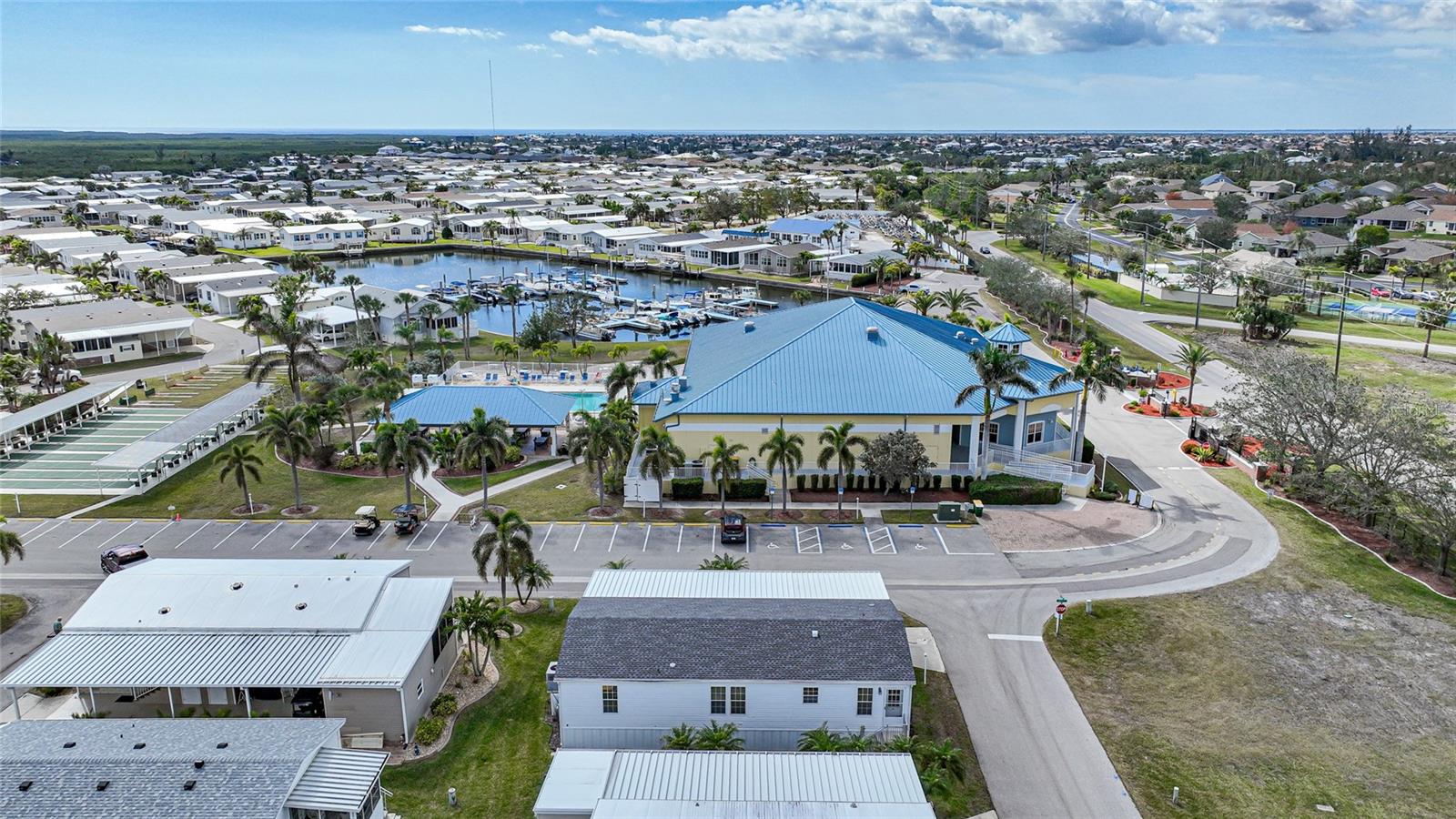 2 HOLLAND DR, PUNTA GORDA, FL, 33950