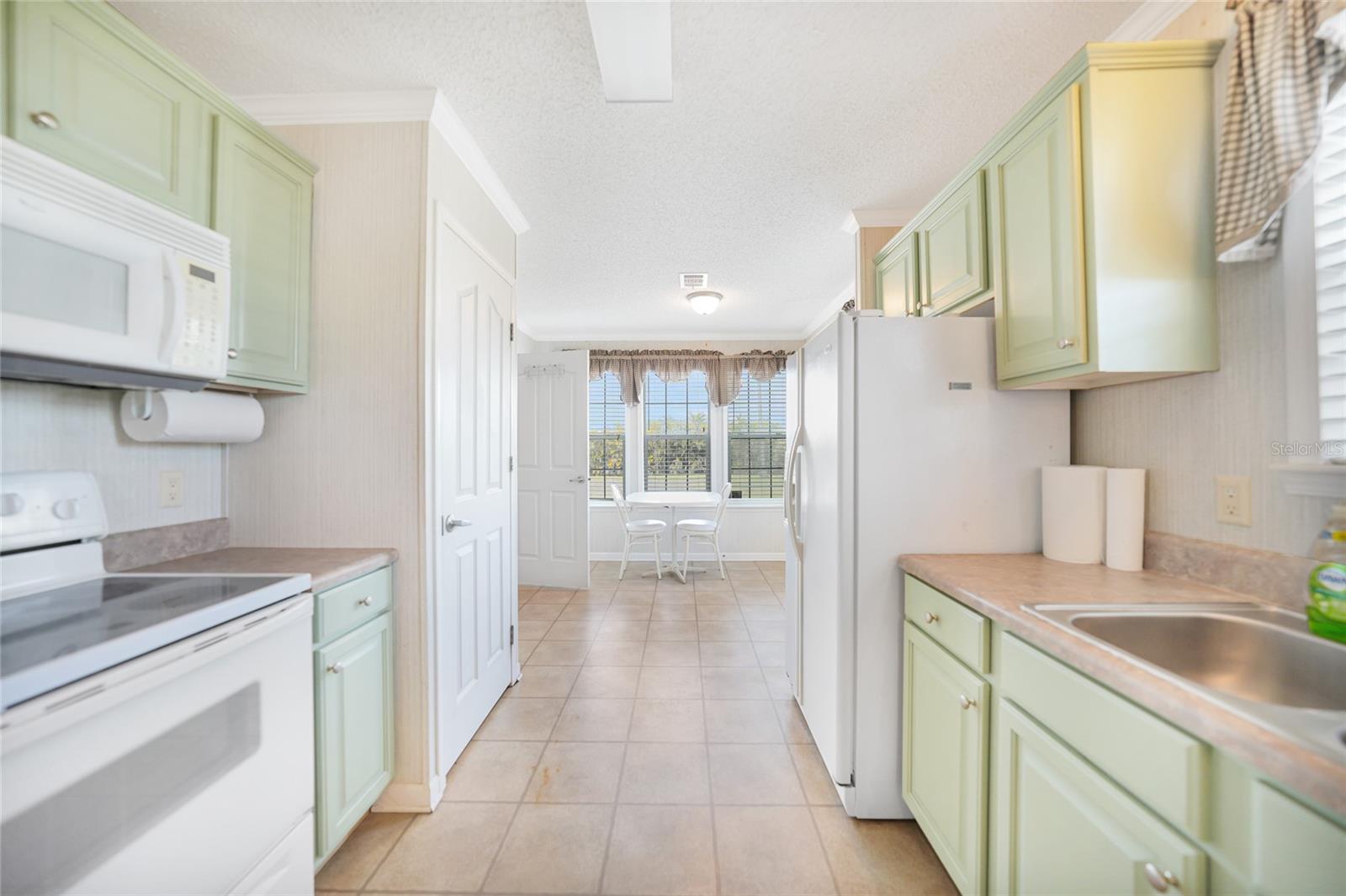 2 HOLLAND DR, PUNTA GORDA, FL, 33950