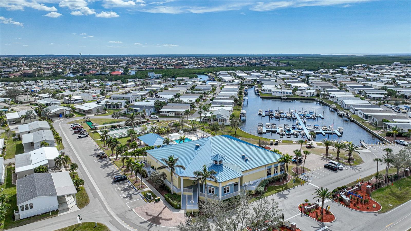 2 HOLLAND DR, PUNTA GORDA, FL, 33950
