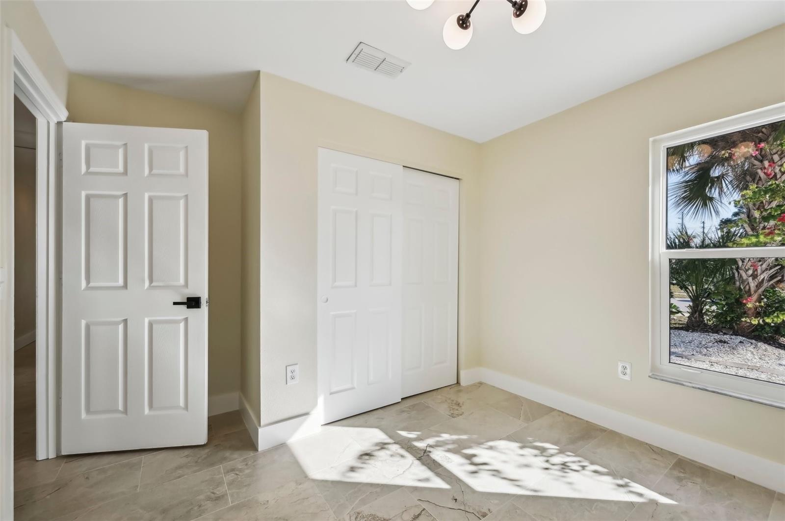 2077 5TH ST, SARASOTA, FL, 34237